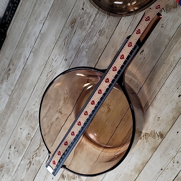 PYREX Corning Vision Amber Large 2.5L 2.6Q Covered Sauce Pan with Lid - Picture 9 of 10